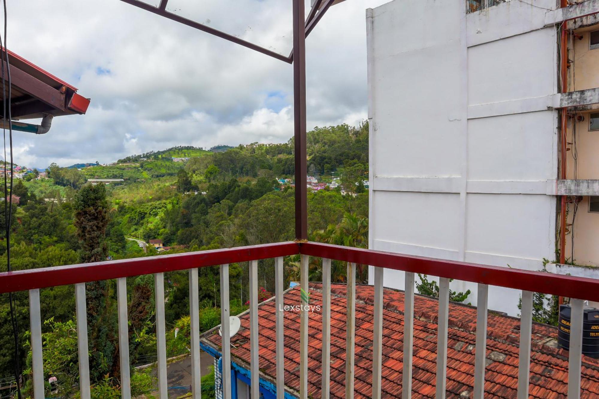 Vijaya Deepa Guest House By Lexstays Coonoor Exterior photo
